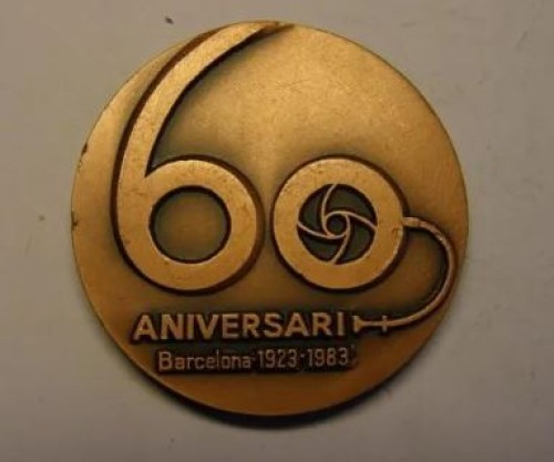 Medalla, año 1983. 60 aniversario de la Asociación Fotográfica Catalana.