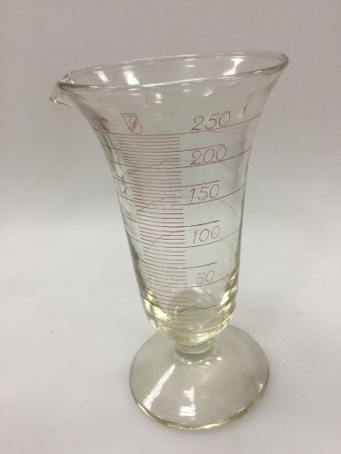 Mètre de laboratoire en verre