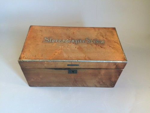 Stereoscopic storage box slides