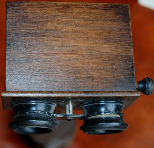 Stereoscopic Viewer old wooden tabletop