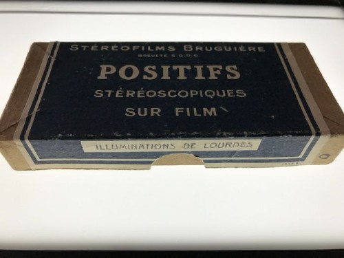 Stereo viewer cardboard and 49 stereo views of France