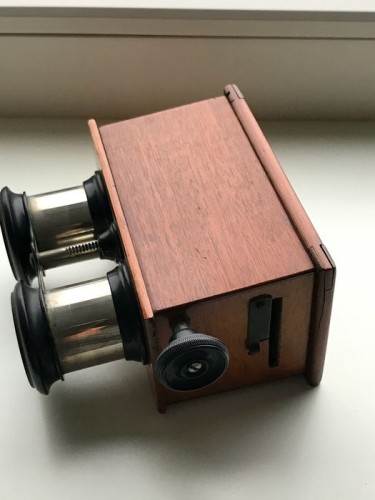 Wooden stereo viewer 22 views Glass