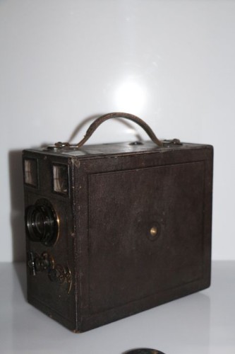 Original camera tripod detective