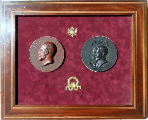 Rosewood wooden box embossed medals Franco-Russian Alliance