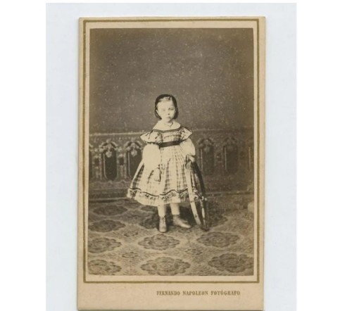 Carte de visite portrait of girl with your toy Fernando Napoleon (Barcelona)