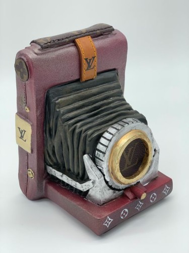 Merchandising Luois Vuitton shaped camera