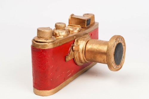 Appareil photo Leica fait à la main en céramique et conçu par John Cooper