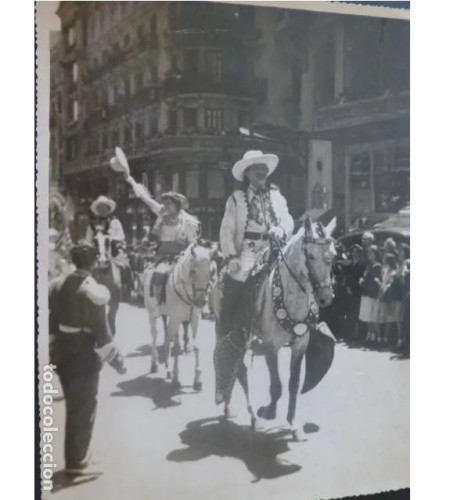 Photography 18x23,5 Madrid Gran Via Buffalo Bill circus parade