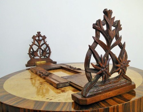 Hand-carved bookends extensible nineteenth century