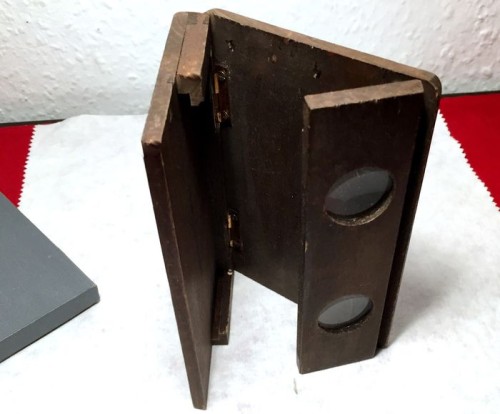 13x6cm wooden stereo viewer.