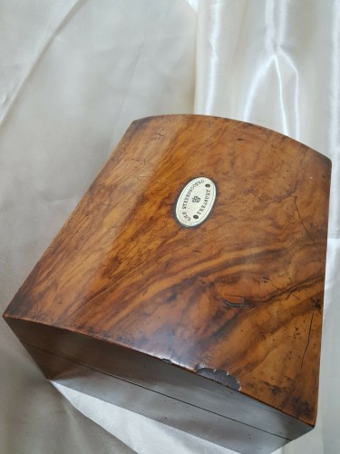Caja de almacenamiento estereoscópica madera nogal The Stereoscopic Treasury