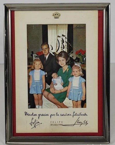 La vraie photographie de famille - Naissance de S.M. Philippe VI - avec Dédicace et signature - 30 Janvier 68