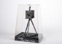 Figure tin folding camera on tripod Royal Holland Pewter series of Daalderop