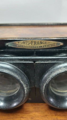 Unis stereo viewer France walnut wood