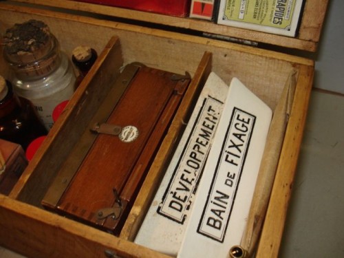 Wooden box with wooden travel camera and set revealed