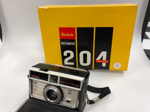 Kodak instamatic camera 204 original box