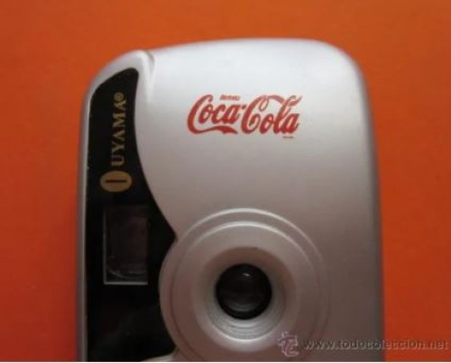 Cámara 35mm Coca-Cola marca Uyama