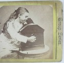 CDV niña mirando Cadwell giratorio estéreo
