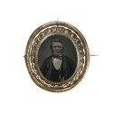 Broche o colgante de oro con un antiguo retrato daguerrotipo británico