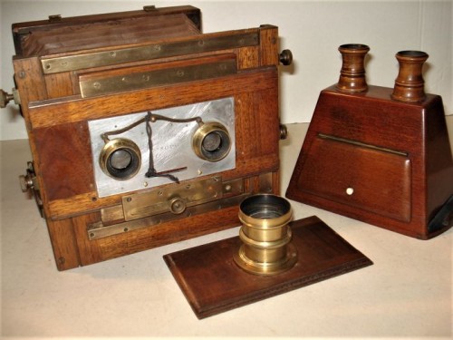 Camara stereoscopy traveling with simple wooden stereo optical viewfinder