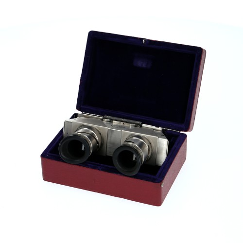 Stereo Leica viewfinder with red case
