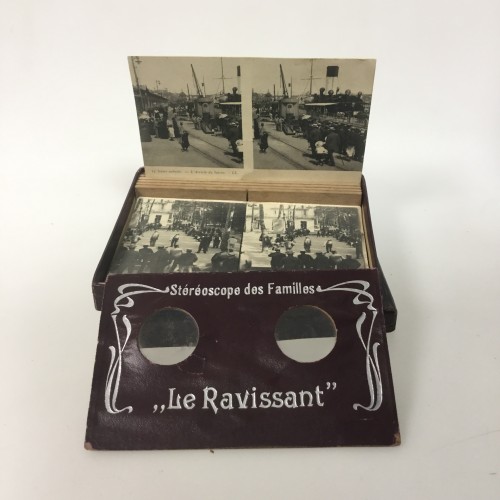 Le Ravissant stereo viewer with original box and views