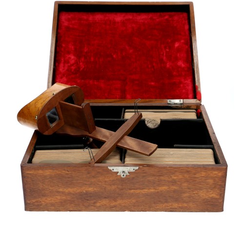 Mexican wooden stereo viewer with Case 1895 views