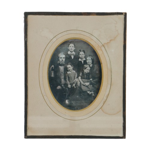 Daguerreotype family with 4 children