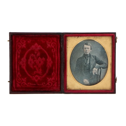 Daguerrotipo retrato de hombre con carcasa - Burke Daguerrotypist