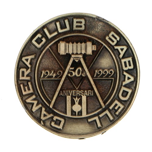 Medalla conmemorativa del 50ª anivesario Camera Club Sabadell (1949-1999), de R. Noe